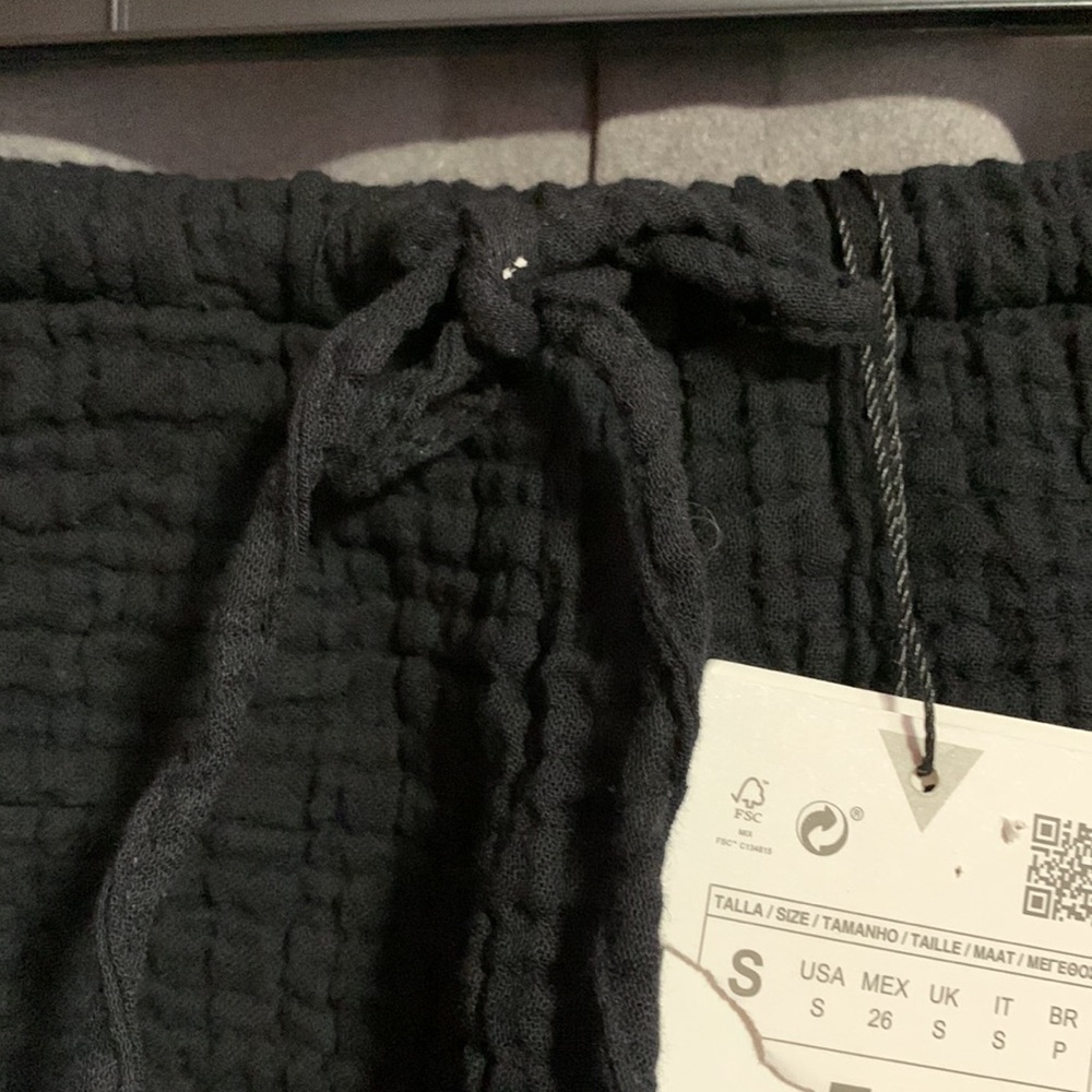 Zara crinkled cotton shorts color black size S - Picture 4 of 5